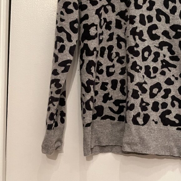 Barney's New York Black & White 2-Ply 100% Cashmere Sweater (M) - Picture 8 of 11